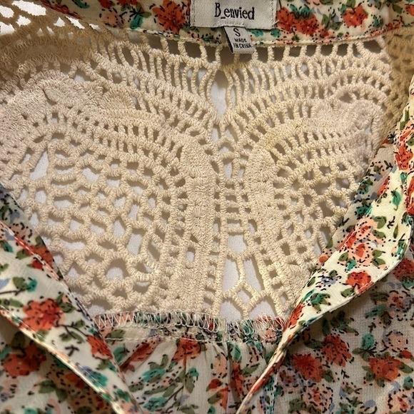 B_envied Floral Blouse | SIZE S - Picture 6 of 6